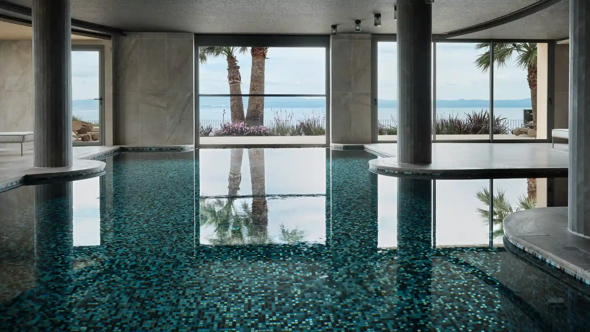 MERAVIA Leonardo Limited Edition - Indoor Heated Pool