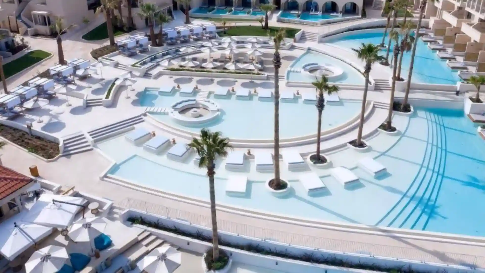 MERAVIA Leonardo Limited Edition - Lagoon Pool