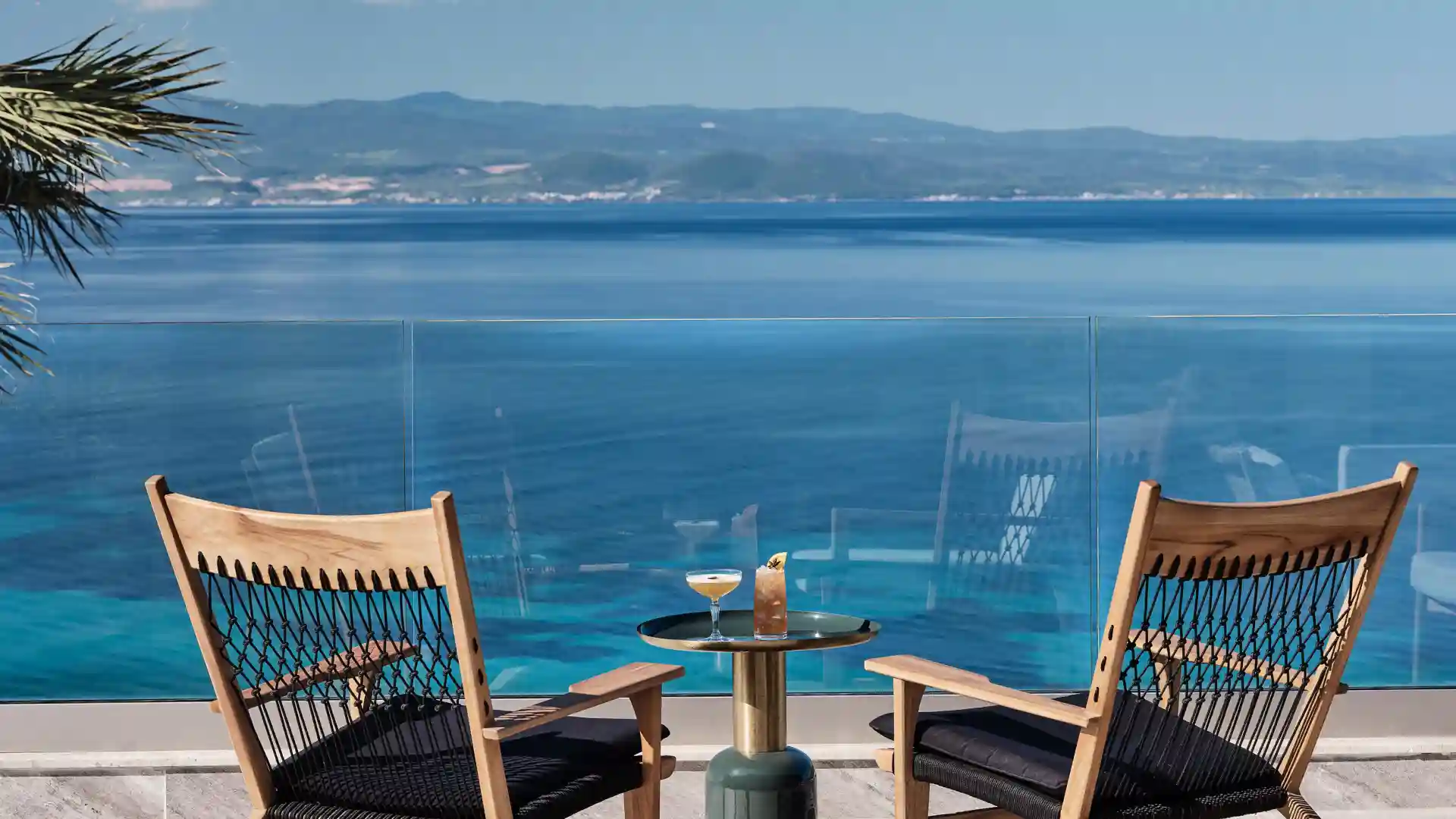 MERAVIA Leonardo Limited Edition - THALASSA Pool Bar