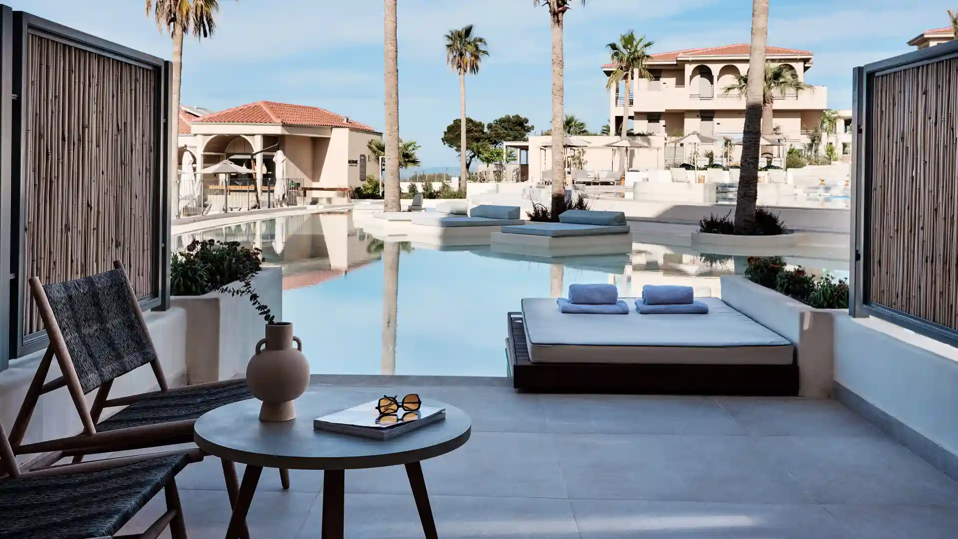 Deluxe Double Swim-up Room