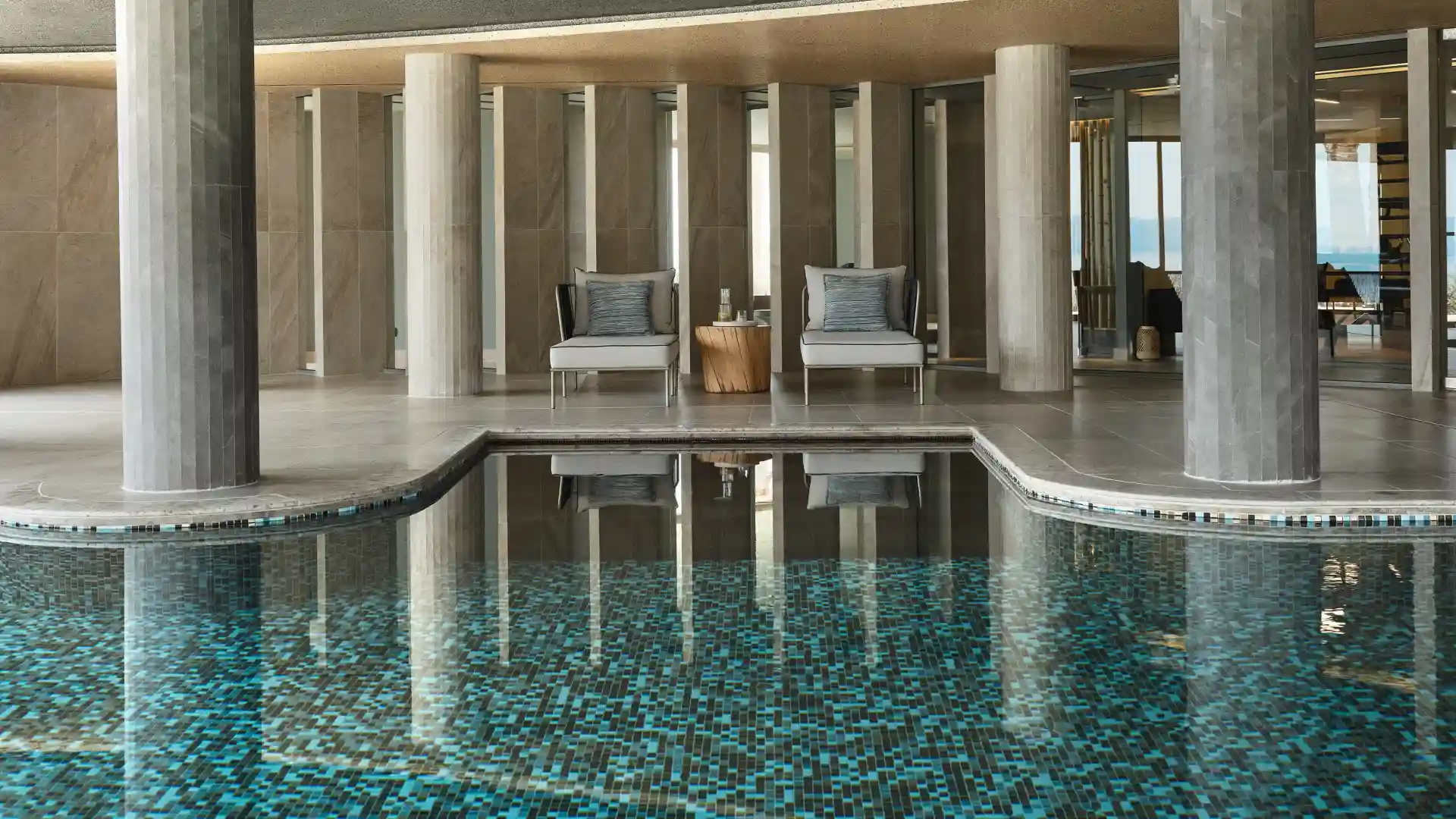 MERAVIA Leonardo Limited Edition - Indoor Heated Pool