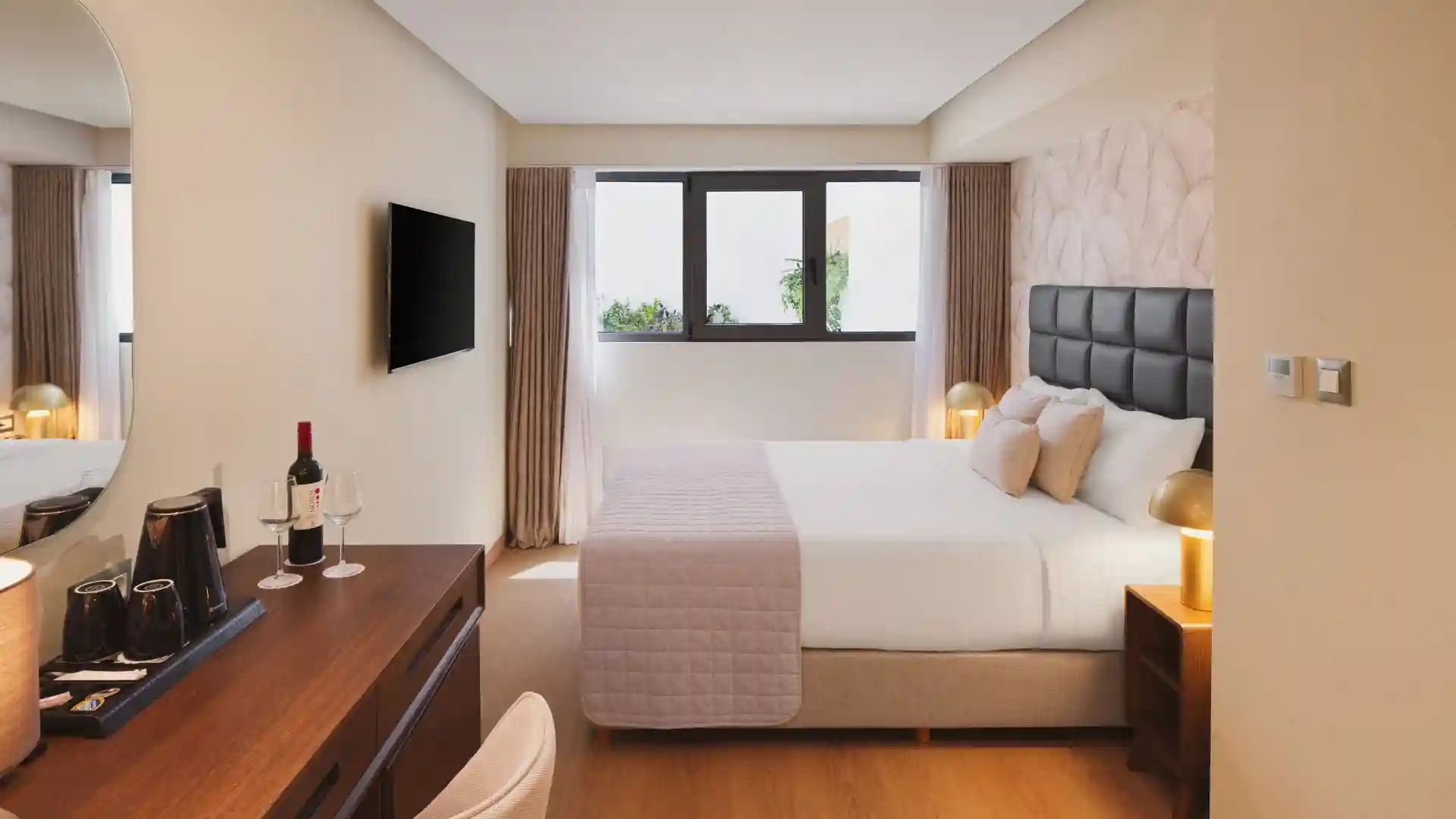 Standard Atrium Room