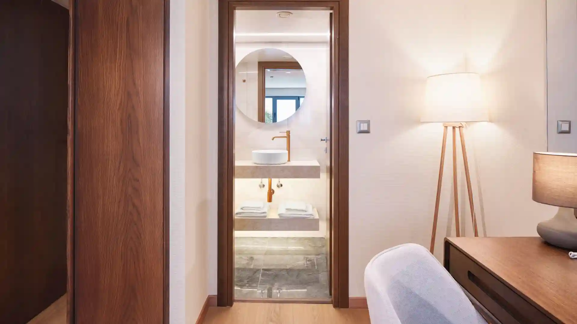 Standard Atrium Room
