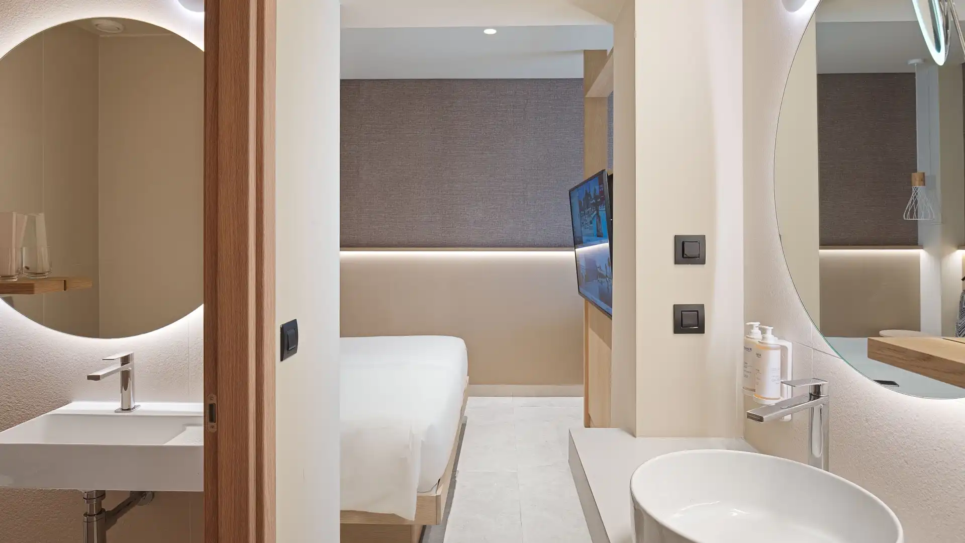 Deluxe Double Room Garden View