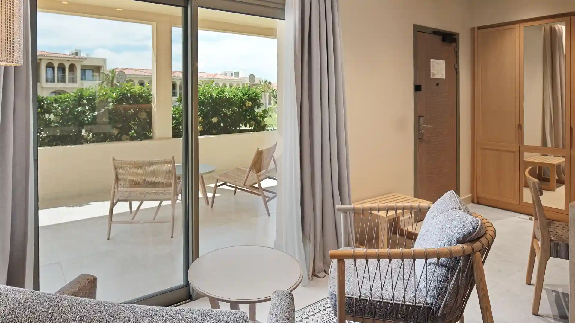 Deluxe Double Room Garden View