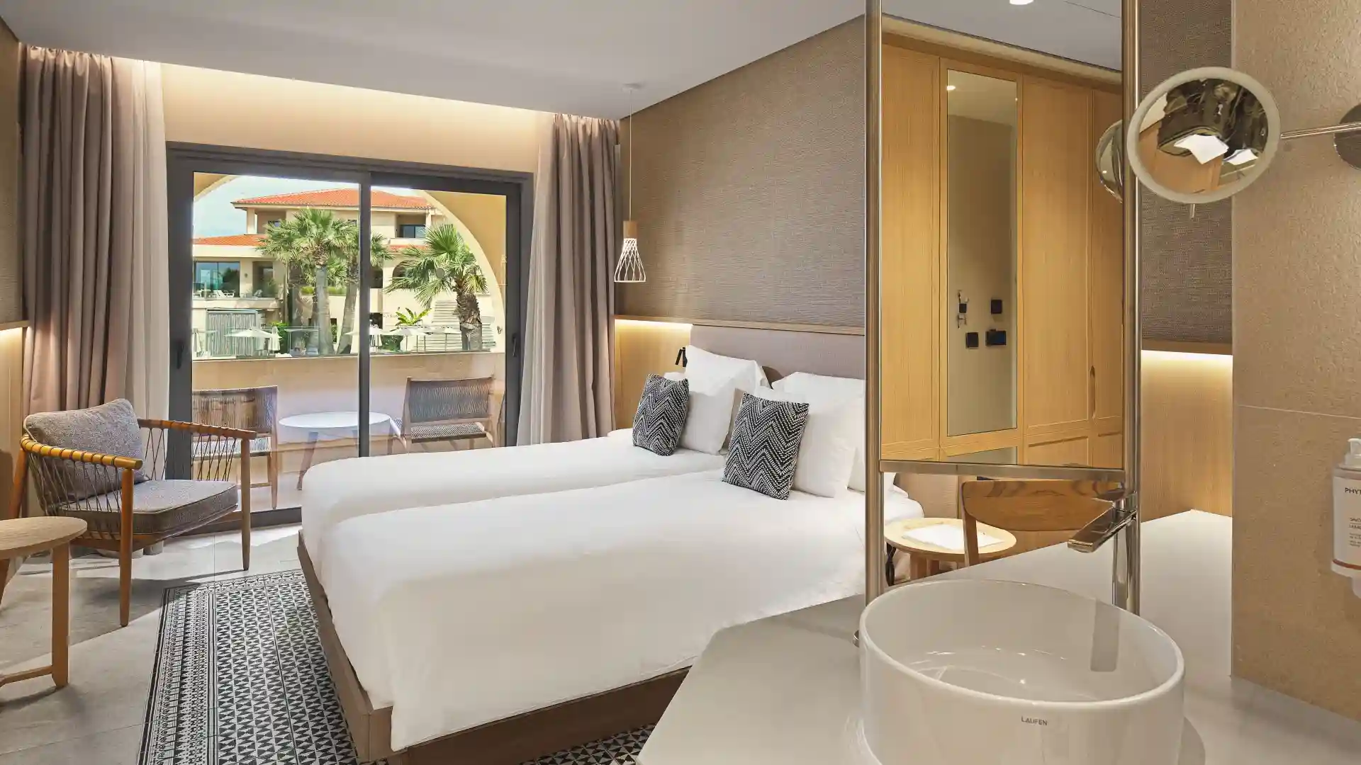 Deluxe Double Room Partial Sea View