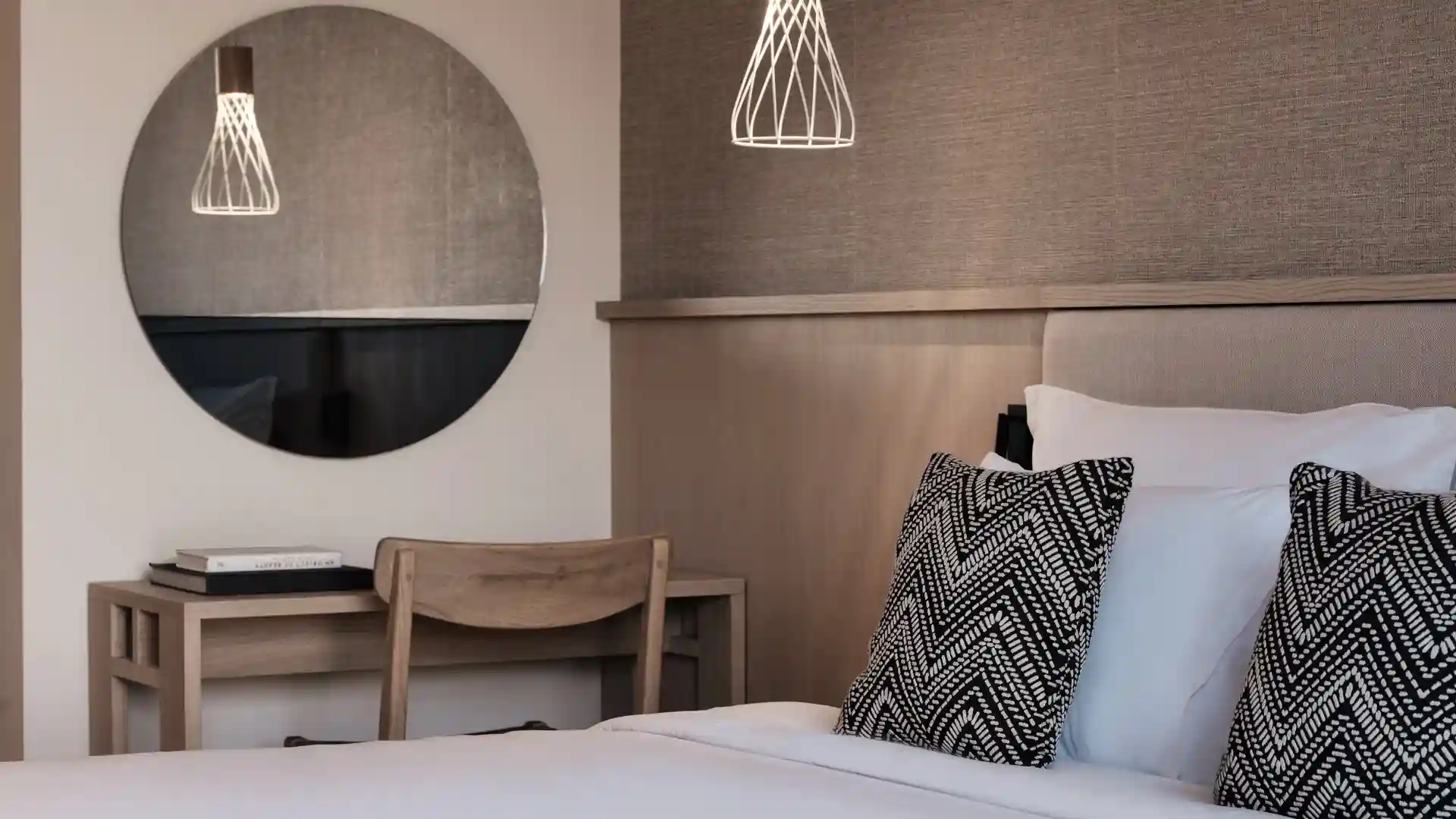 Deluxe Double Swim-up Room