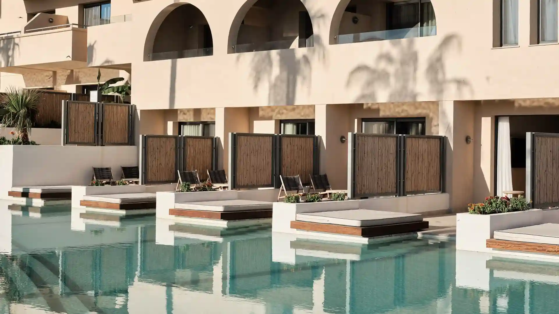 Deluxe Double Swim-up Room