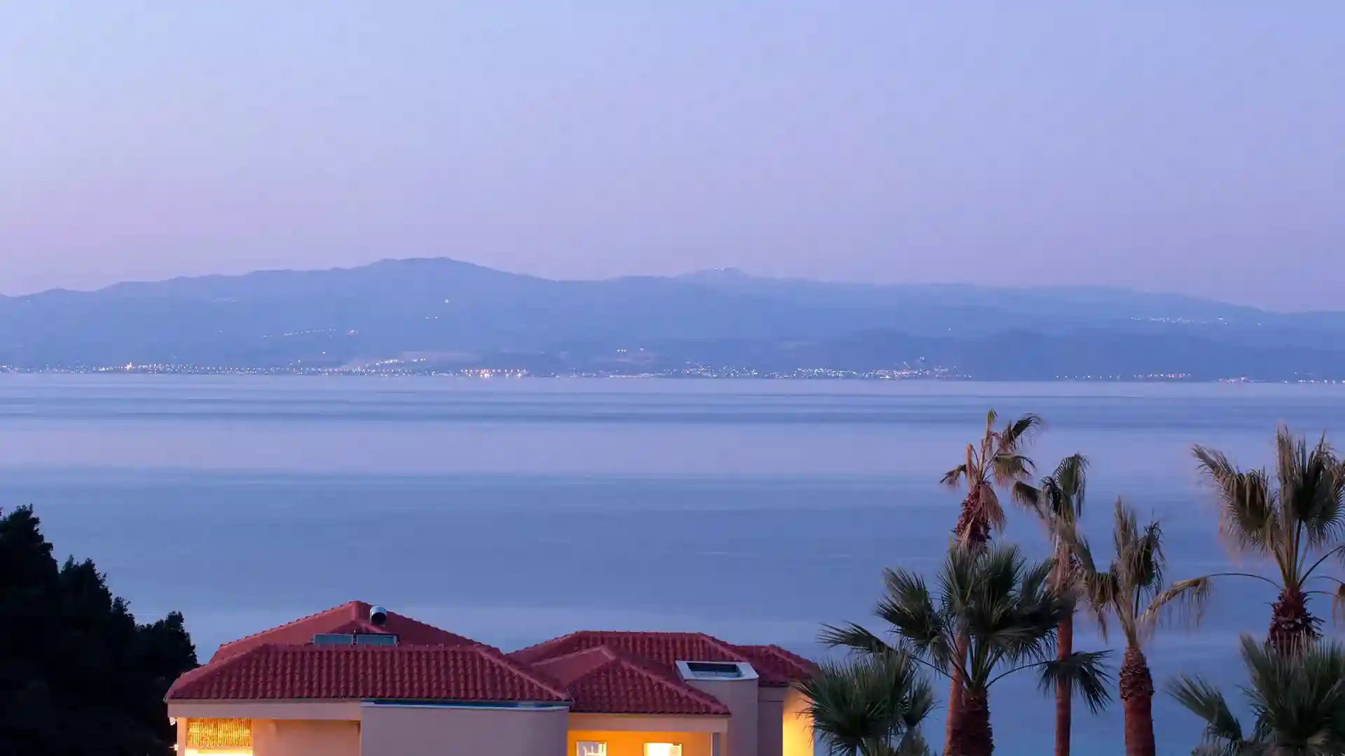 One-Bedroom Suite Sea View