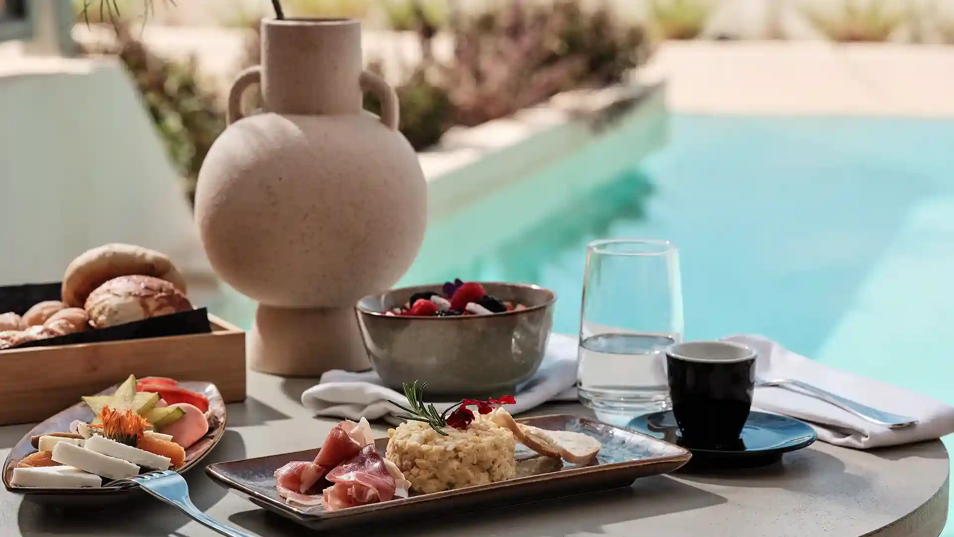 One-Bedroom Suite with Sea View & Private Pool