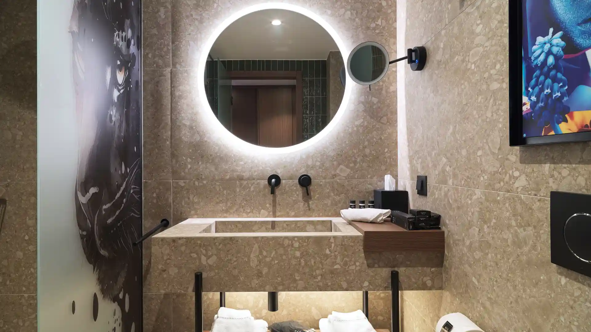 Heaven Suite with Business Lounge Access 