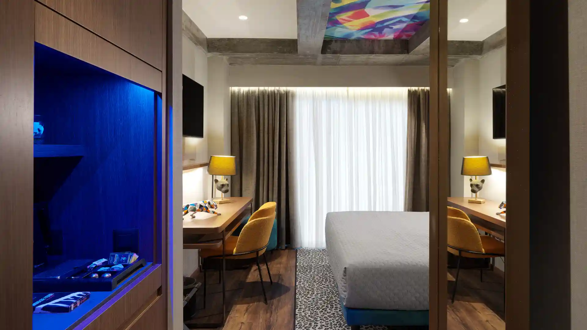 NYX Suite Sea View with Business Lounge Access 